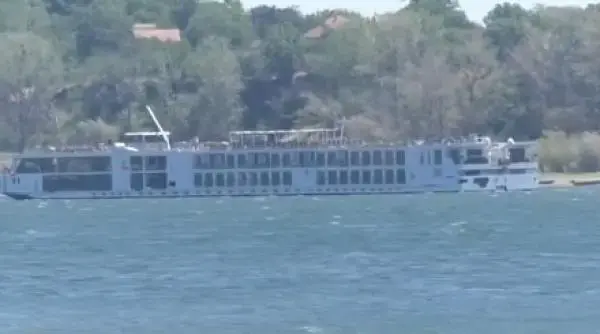 Dunărea secată: Nava de croazieră eșuată la Gârla Mare