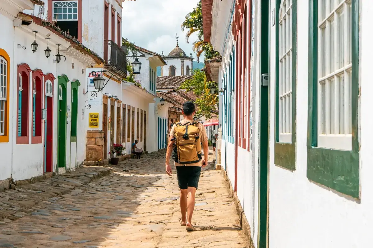 Explorarea fermecării atemporale a coastei coloniale din Paraty