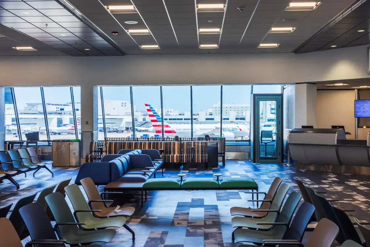 Mii de zboruri American Airlines întârziate la aeroportul DFW
