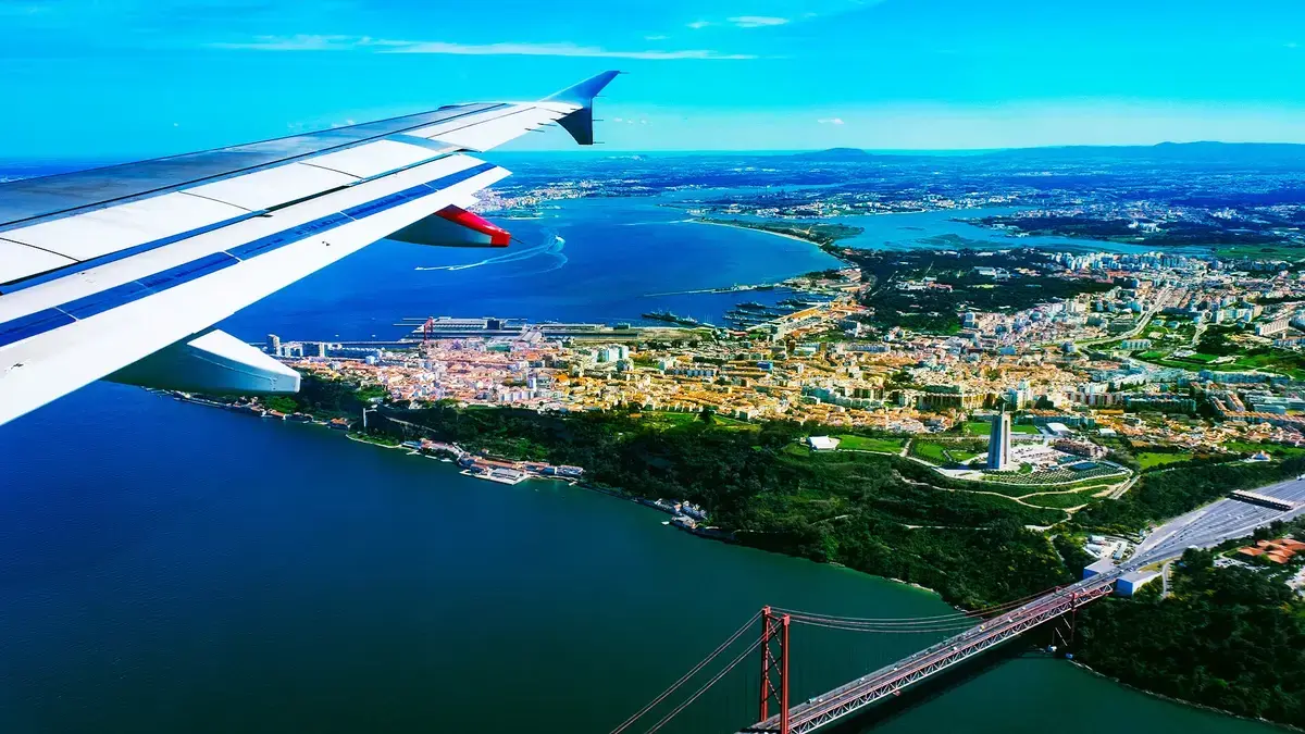 Mini-vacanțe gratuite: Cum descoperi destinații noi fără costuri suplimentare la zbor