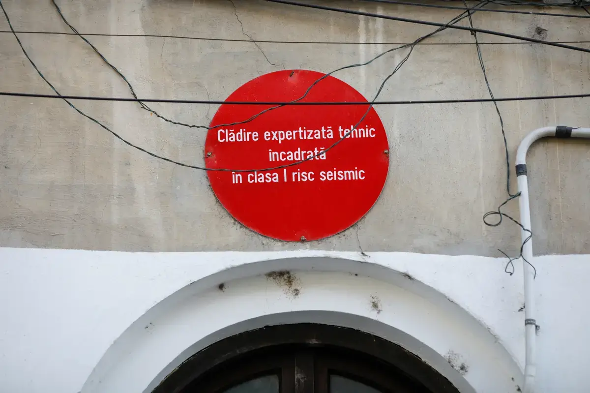 Peste 200 de apartamente cu risc seismic din București, închiriate ilegal turiștilor