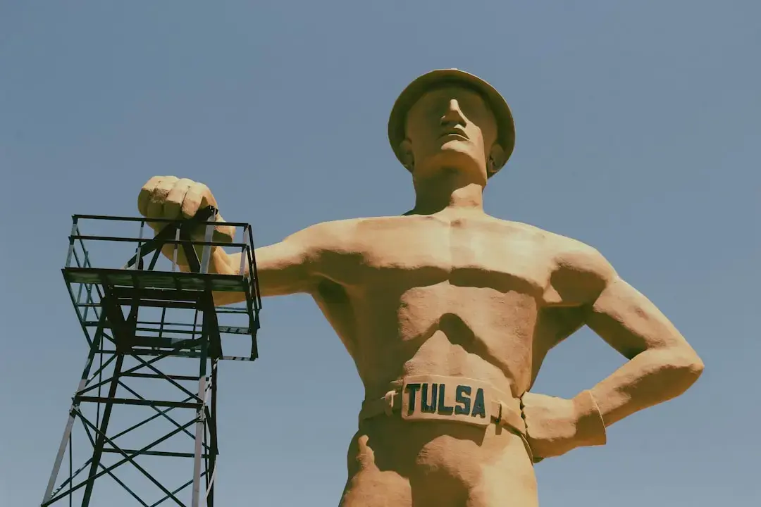 Statuia lui Terry Jones dezvăluită în Colwyn Bay
