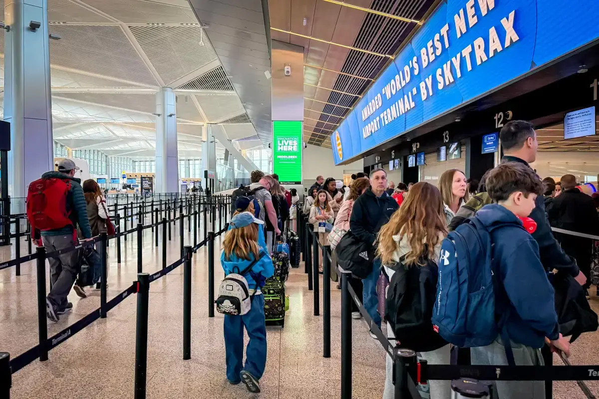Trei aeroporturi din SUA vor externaliza screening-ul de securitate