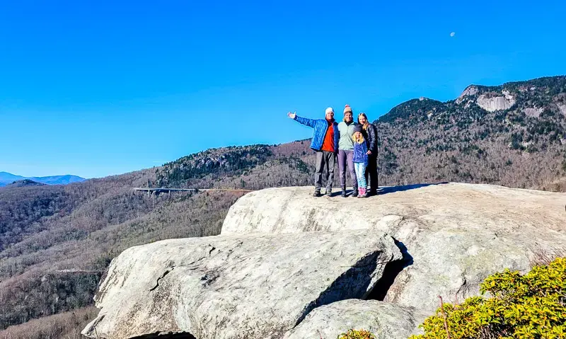 Vizitând Muntele Bunicului şi Cascada Linville din Boone