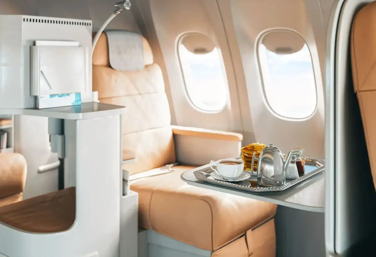 Zboruri de lux fără risipă: cum să zbori business class la prețuri accesibile