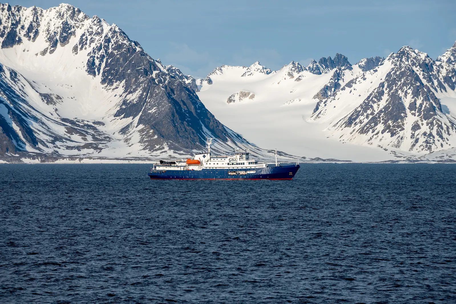 Când e cel mai bine să faci croazieră prin Svalbard?