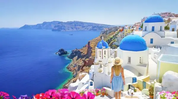 Cazare gratuită în Santorini pentru 24 de ore de muncă săptămânală