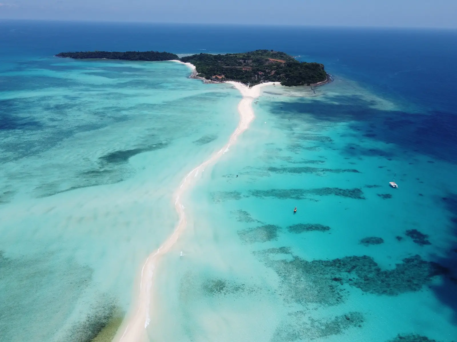 Nosy Be, Madagascar: Cuțite cu Turtluri Marine și Lemuri sălbatici