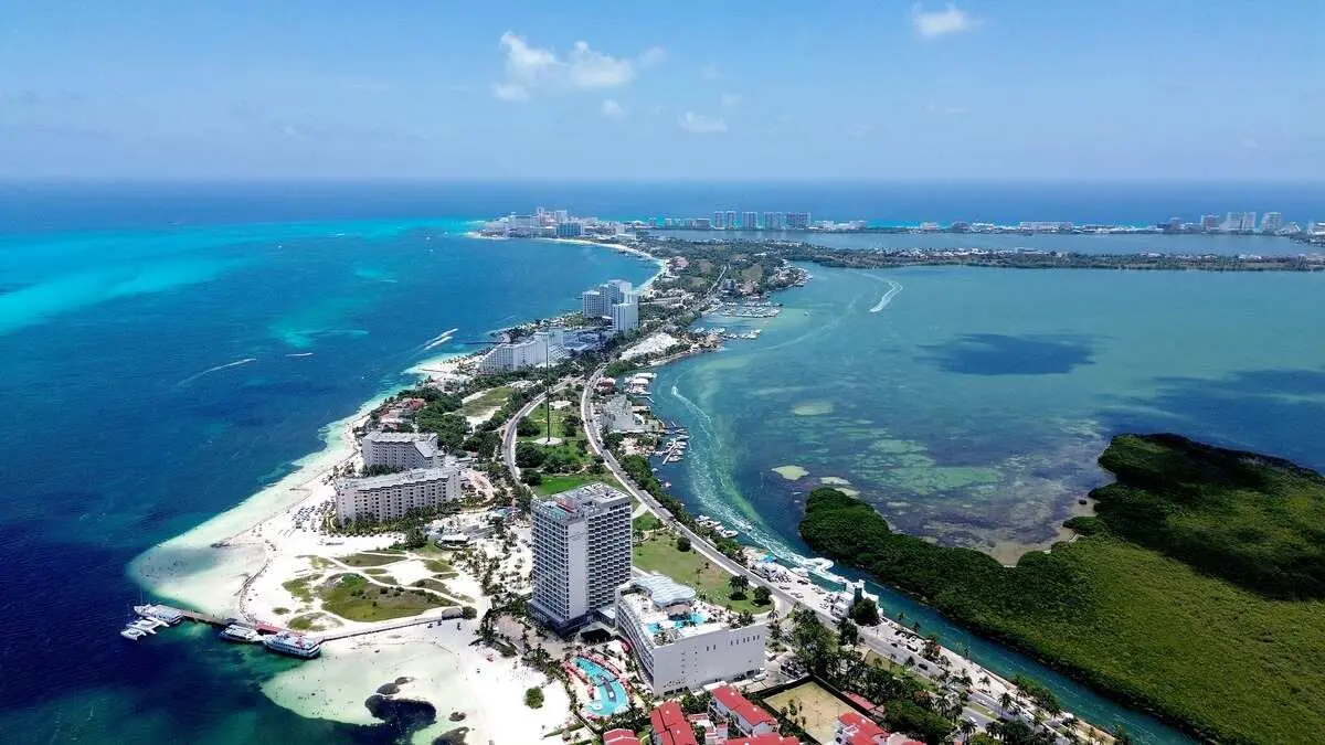Cancun se alătură altor destinații caribiene pentru a atrage turiști canadeni