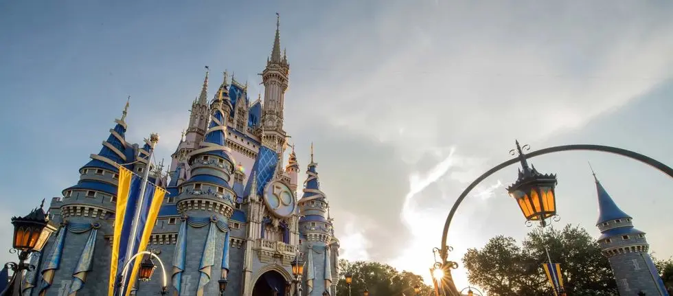 Disney taie în carne vie: concedieri masive în divizia de parcuri tematice