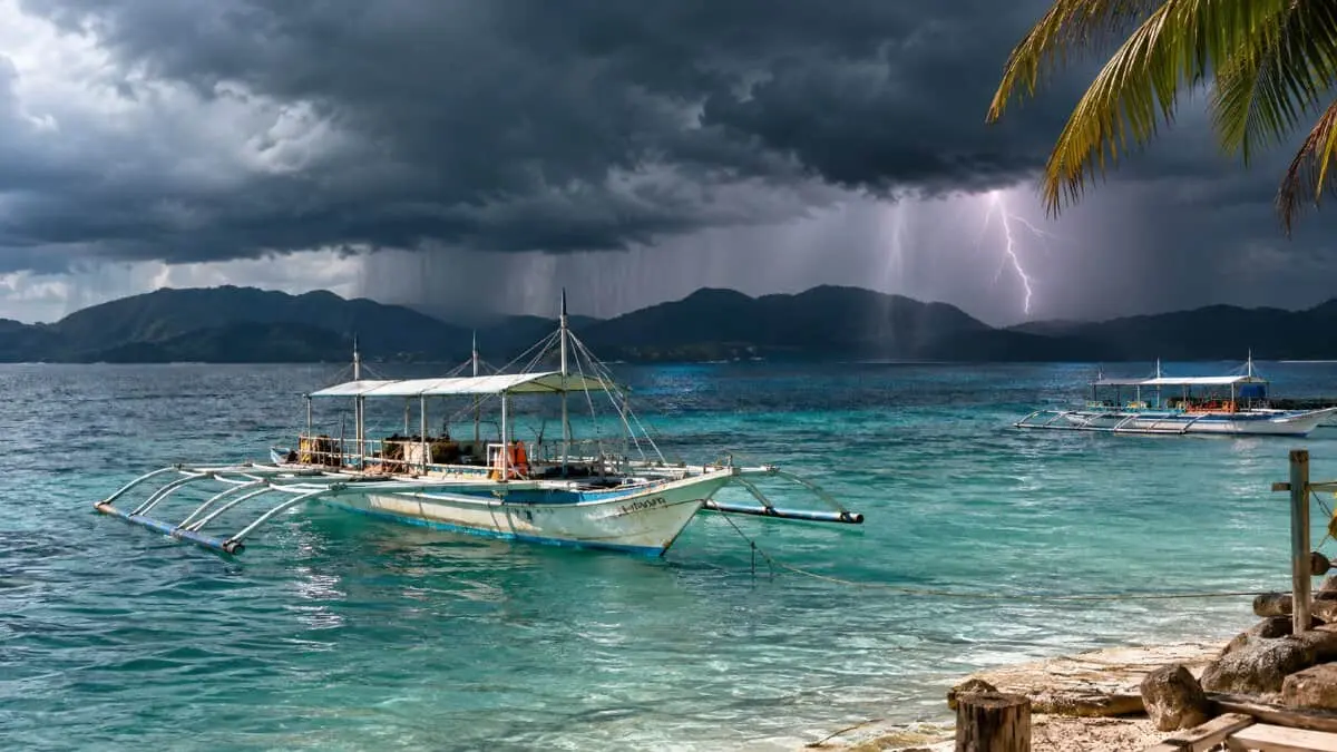 Furtuni în Filipine: Noi avertizări meteo dau bătăi de cap turiștilor aflați în insule