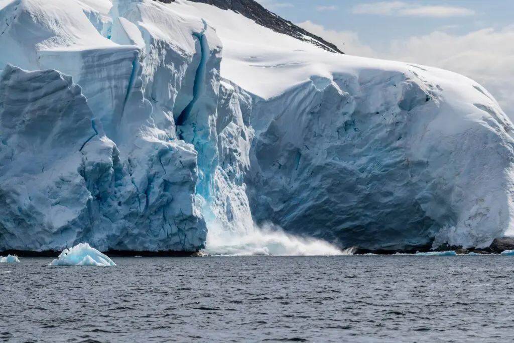 Gheața din Antarctica se topește mai repede decât se credea
