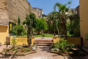 Hopestel Secret Garden: O oază de liniște în haosul din Napoli