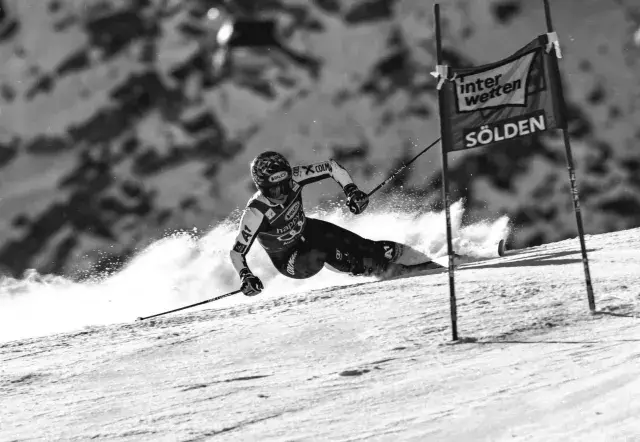 Julia Scheib confirmă că e în regulă după accidentul din Sölden
