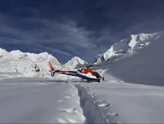 Măsuri de salvare în avalanșă: De ce rămân echipele în tabără în timpul furtunii?