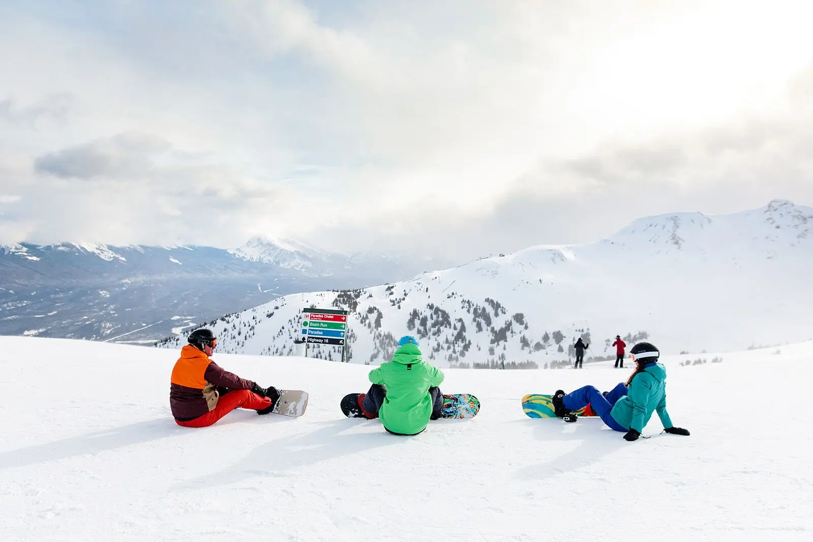 Orașele montane din Canada transformă iarna în spectacol
