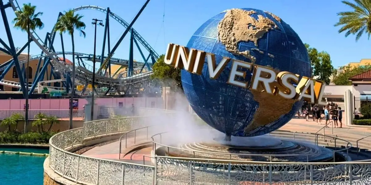Profitul parcurilor tematice scade în Q3: Disney și Universal se bat pentru turiști