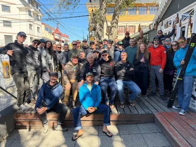 Schi în couloirul Godoy Central prin noul scaun de ghețar Martial