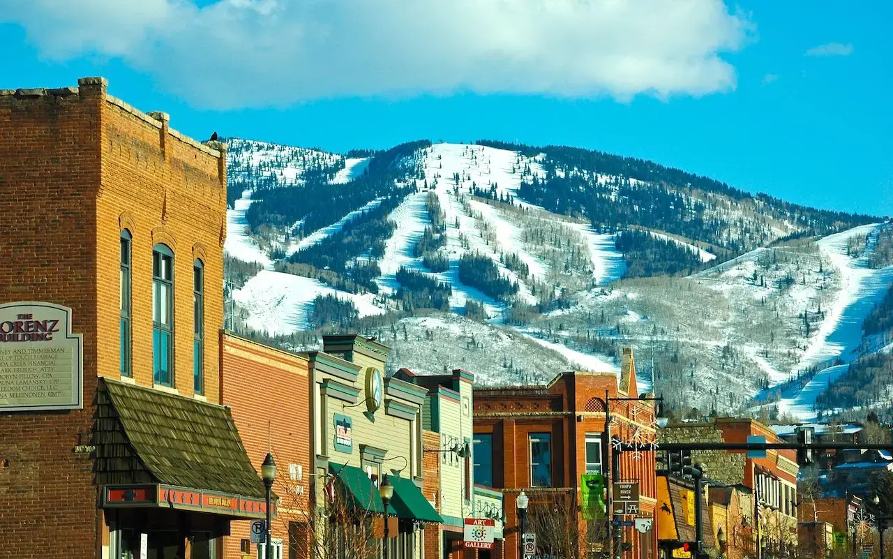 Steamboat Springs, Colorado: Orașul care găzduiește 98 de olimpici