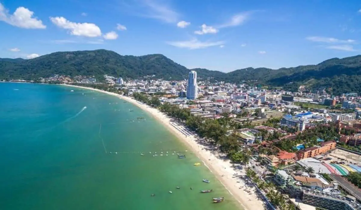 Thailanda vrea să taxeze turiștii cu 450 de lei începând cu 2027