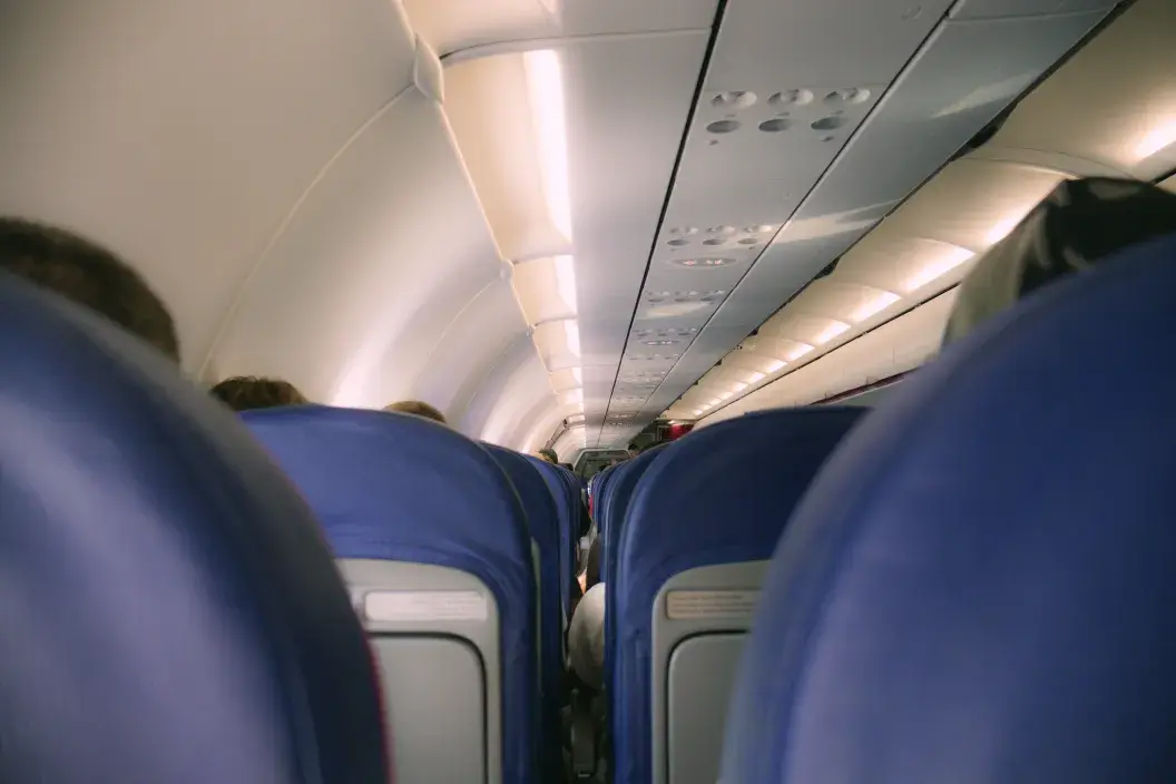 Zâmbet în cabină: de ce ar trebui să urci în ultimul avion